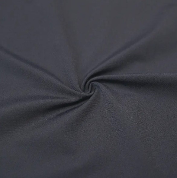 Hvorfor opprettholder resirkulert polyester spandex fleece utseendet og ytelsen etter flere vasker?